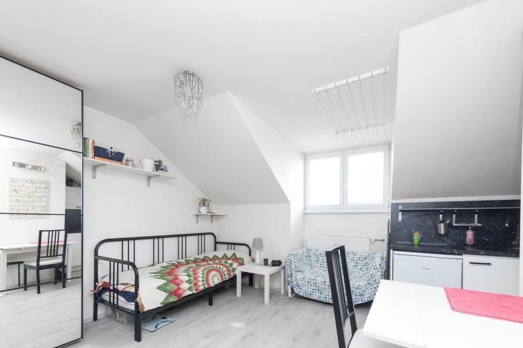 Appartamento The Attic Studio Bratislava Esterno foto